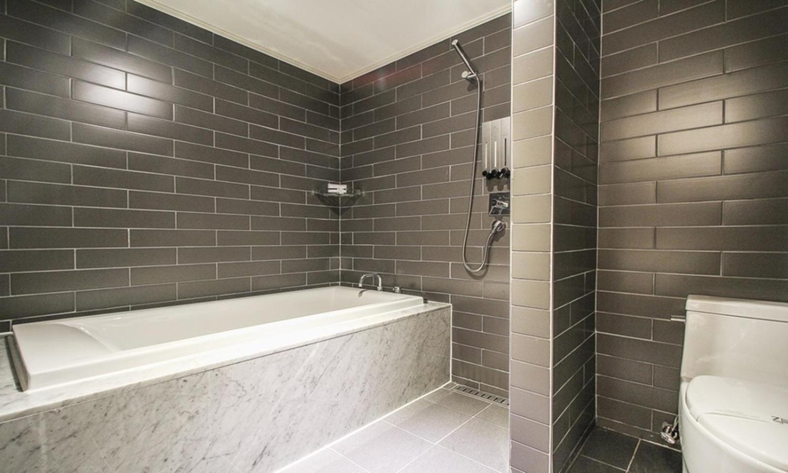Jamsil 2.4 Hotel Seoul Bagian luar foto