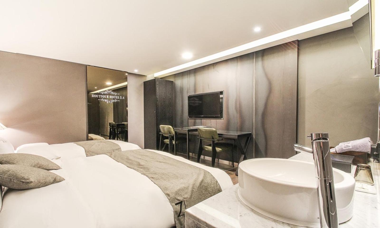 Jamsil 2.4 Hotel Seoul Bagian luar foto