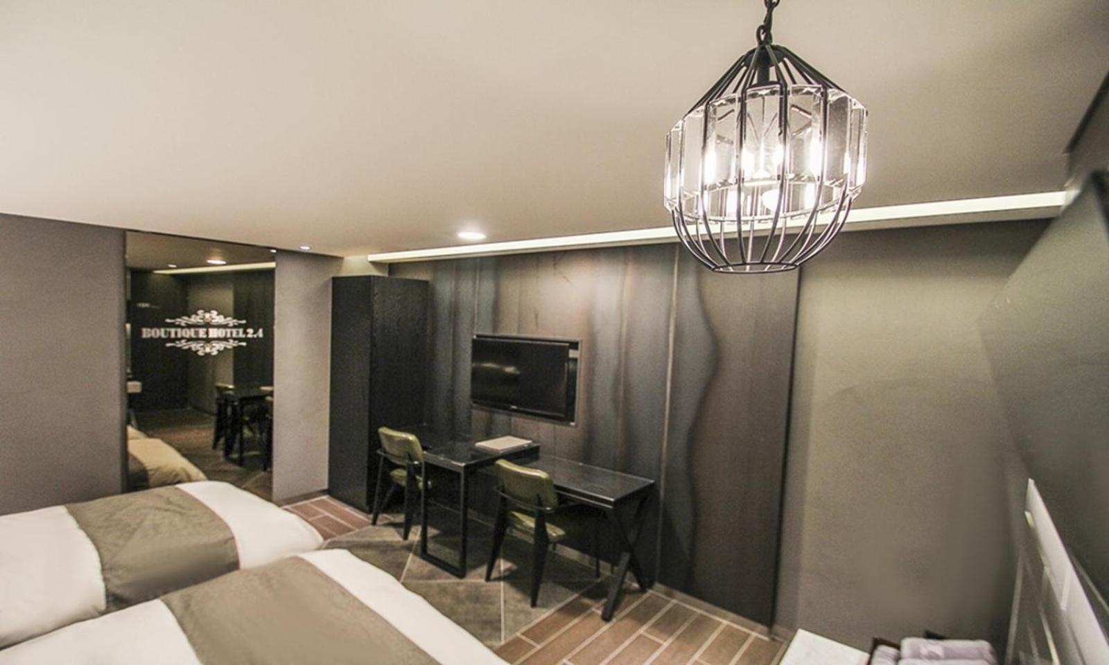 Jamsil 2.4 Hotel Seoul Bagian luar foto