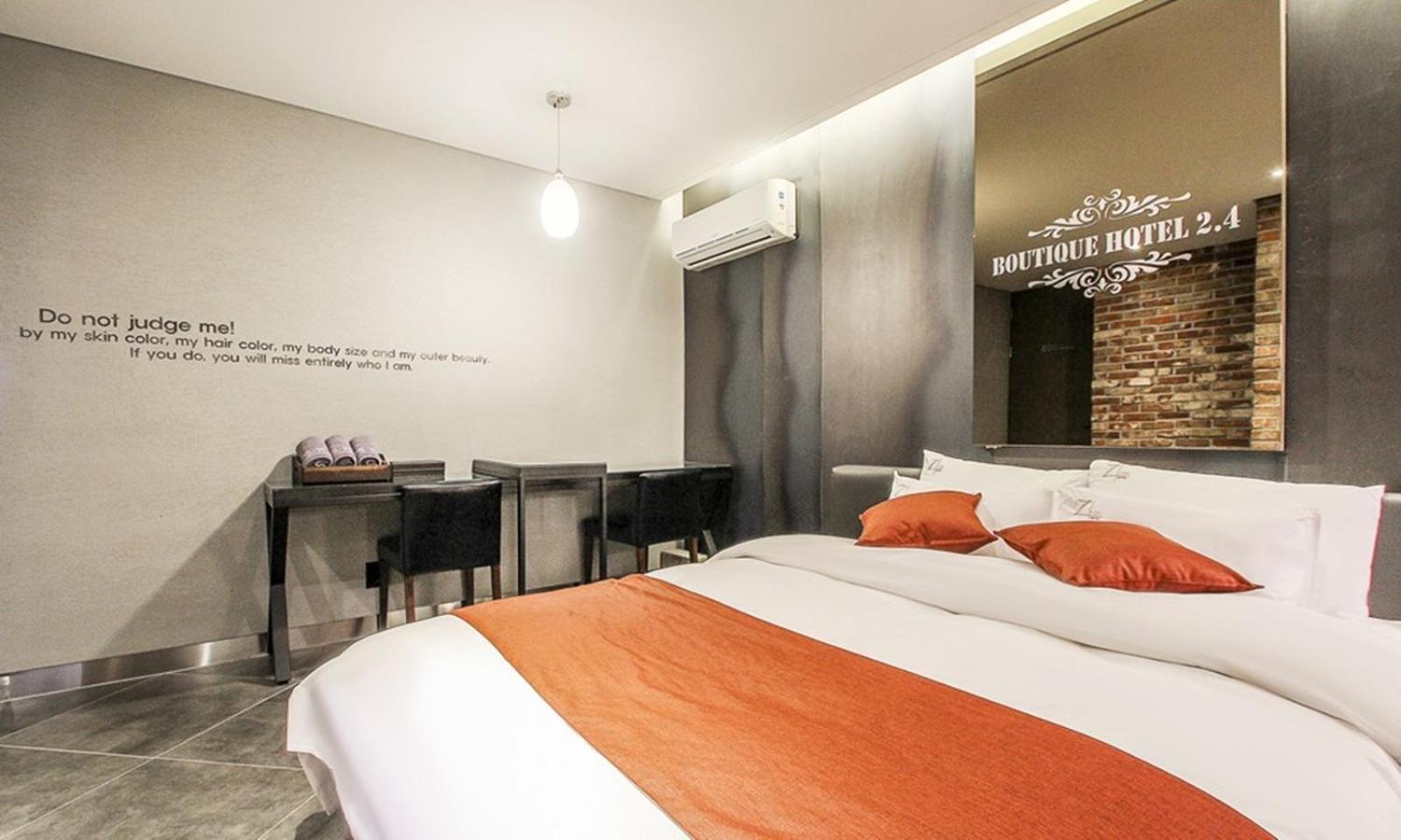 Jamsil 2.4 Hotel Seoul Bagian luar foto