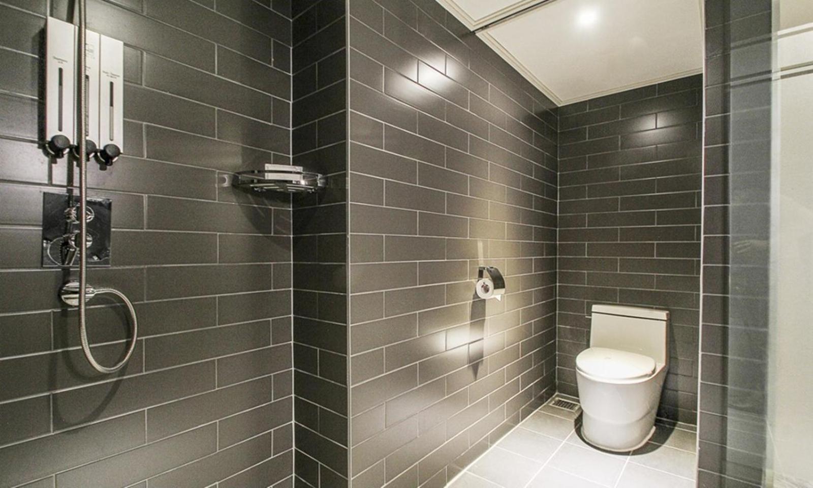 Jamsil 2.4 Hotel Seoul Bagian luar foto